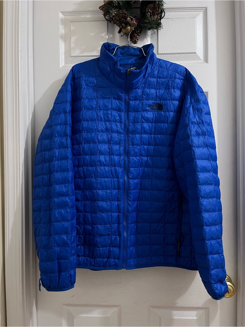 Northface Tri-Climate
Hy-Vent/Thermoball
Waterproof
Hooded Jacket
Size XL Men - Picture 9 of 16
